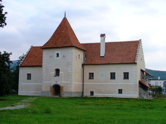 Kaštieľ Vodný hrad