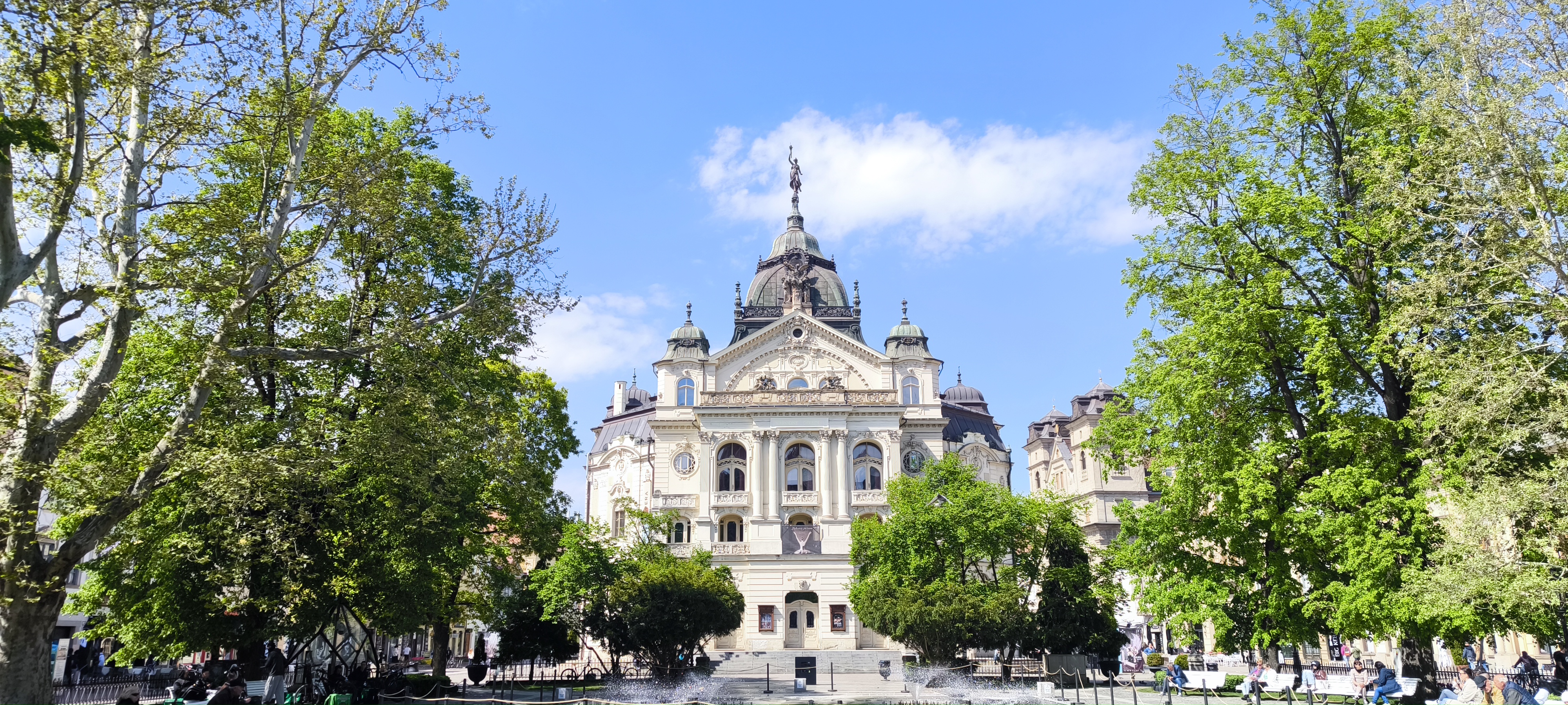 Divadlá a koncertné sály