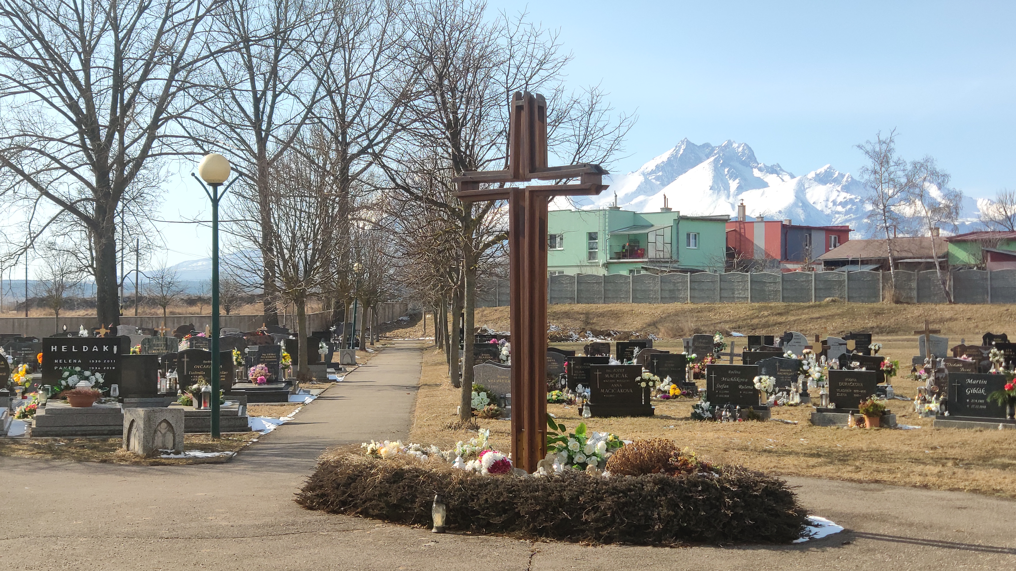 Historické cintoríny a pietne miesta